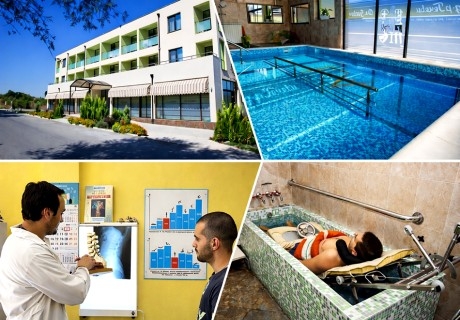 Балнео оферта за Павел баня с направление - код 23: Нощувка на човек със закуска и вечеря + преглед от лекар-специалист, лечебни процедури и минерален басейн от хотел-клиника Д-р Гечеви,