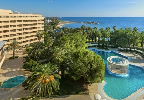 На първа линия в Алания, Турция: Автобусен транспорт + 7 нощувки на човек на база Ultra Аll Inclusive + басейни в OZKAYMAK INCEKUM RESORT 5*. Дете до 11.99г. безплатно!