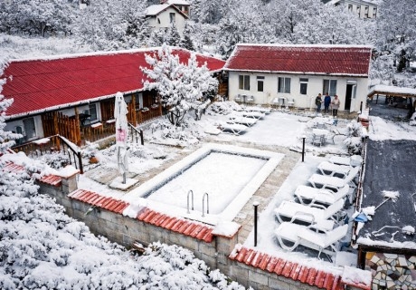 Почивка на яз. Кърджали: Нощувка на човек от хотел Сандим