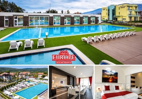 Почивка в Долна Баня: Нощувка на човек със закуска + открит акватоничен басейн с минерална вода от Комплекс Европа***