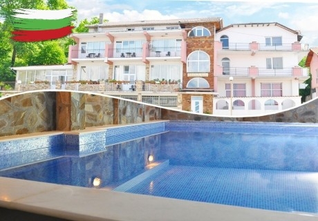 От 27.02 до 03.03: Мартенски празници в Огняново: 3 нощувки за двама със закуски с възможност за вечери + минерален басейн в комплекс Черния кос