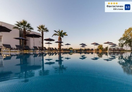 Почивка в Паралия Катерини, Гърция: Нощувка на човек със закуска и вечеря + басейн в Mythic Summer Hotel****