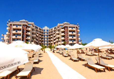 Почивка на ПЪРВА линия в Слънчев бряг! 2+ нощувки на човек на база All Inclusive + басейн от Голдън Рейнбоу Вип Резиденс