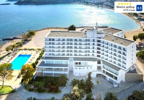 Великден в Кавала, Гърция: 3 нощувки на човек със закуски, 2 вечери + Великденски обяд с жива музика в Lucy Hotel*****