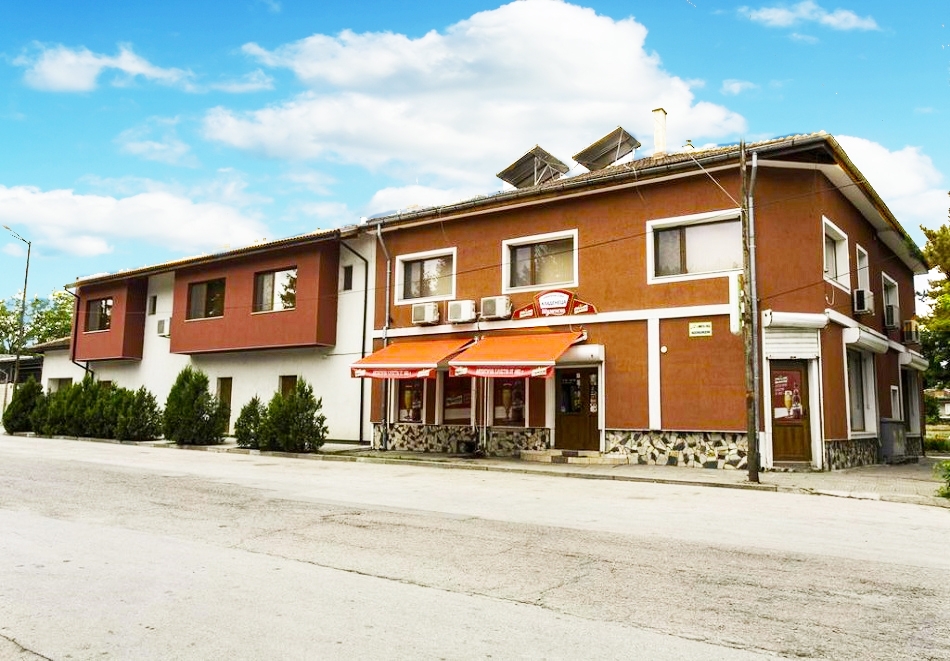 Почивка край Русе: Нощувка, нощувка със закуска или нощувка със закуска и вечеря за двама от къща за гости Кладенеца, с. Иваново