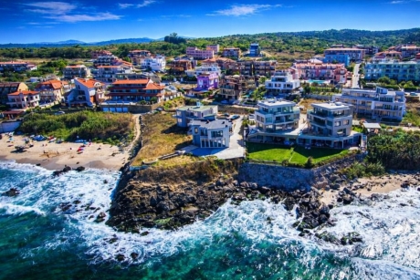 Море 2026 само на  50м. от плажа в Созопол: Нощувка на човек на база All inclusive light + басейн в хотел Съни****