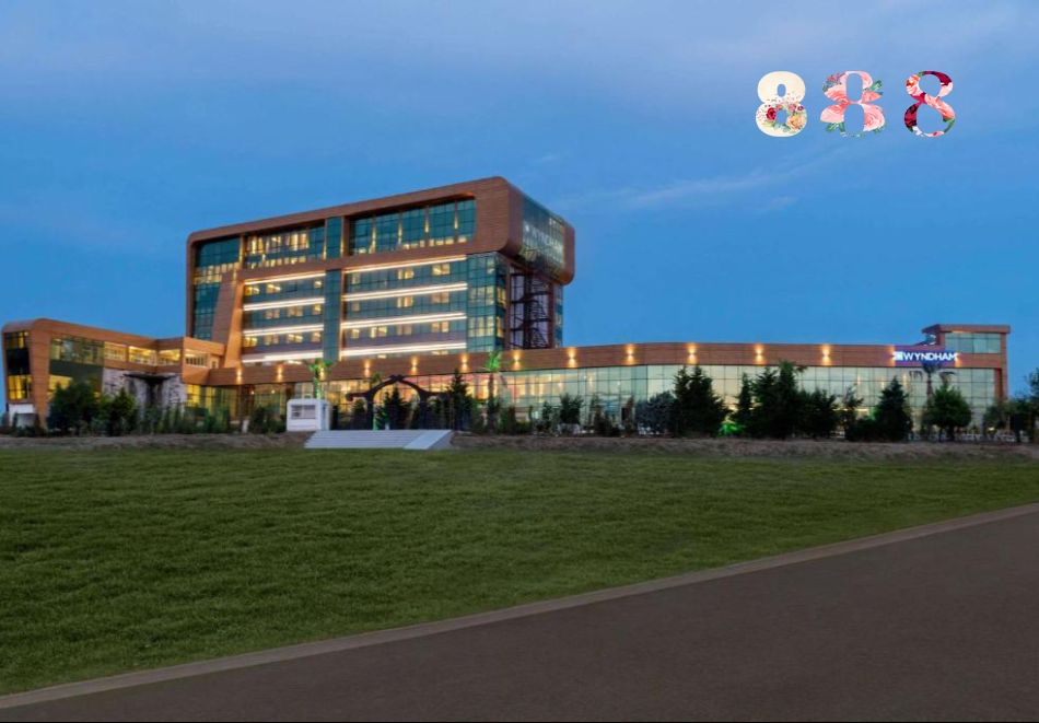 8-ми март в Черкезкьой, Турция: Транспорт + нощувка на човек със закуска и празнична вечеря с DJ + релакс зона в хотел Wyndham Cerkezkoy 5* + шопинг в Чорлу и Люлебургаз от Ню Сън Травел. Тръгване от Варна, Слънчев бряг и Бургас