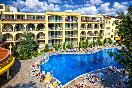 Ранни записвания за море 2026 в Слънчев бряг: Нощувка на човек на база All Inclusive + басейн и джакузи в хотел Явор Палас****. Дете до 12г. - БЕЗПЛАТНО!