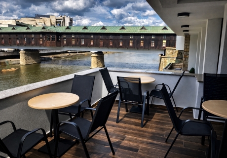 19-26 май в Ловеч: 2 или повече нощувки за двама или трима със закуски и възможност за вечери + релакс зона в хотел Покрит мост, Ловеч