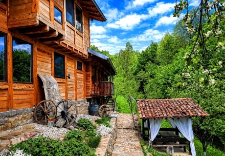 Почивка в самостоятелна къща - Еленския балкан: Нощувка до 20 човека от Къща Кандафери 2, с. Мийковци