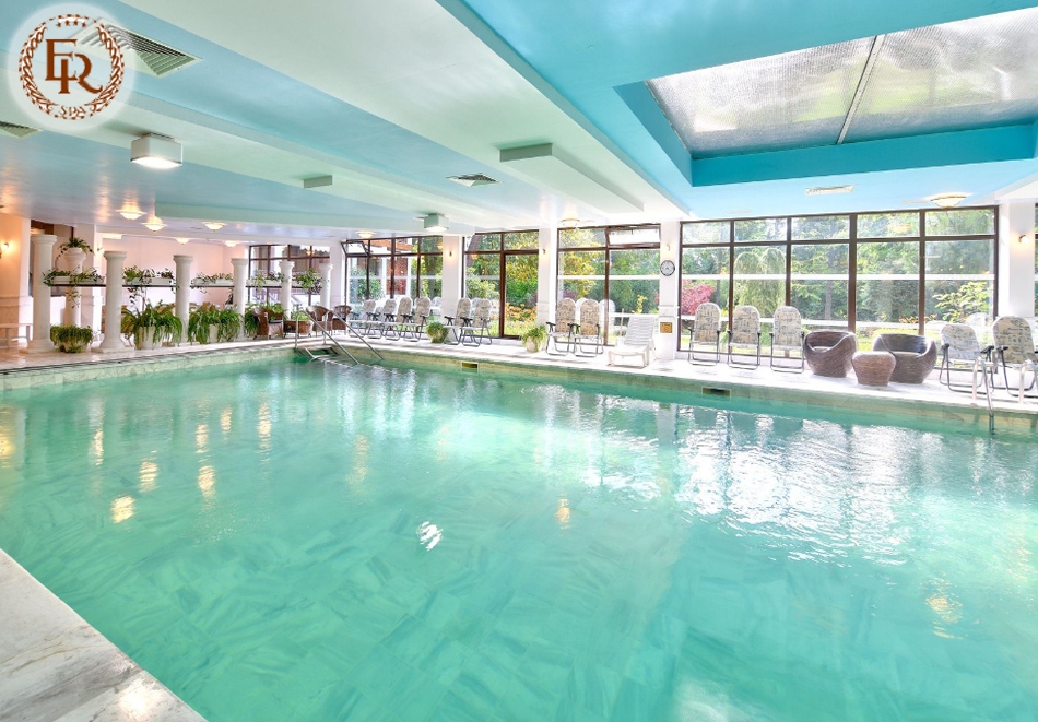 Почивка в Св. Св. Константин и Елена: Нощувка, закуска и вечеря или закуска, обяд и вечеря на човек + минерален басейн в хотели Естрея****