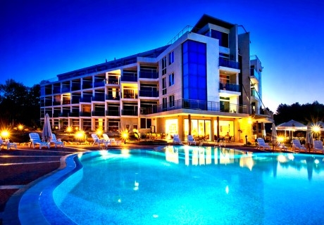 Почивка на брега на морето в Созопол, къмпинг Каваци: Нощувка на човек със закуска + басейн от Апартаменти за гости Южна Перла