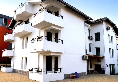 Почивка в Равда: Нощувка на човек в Къща за гости Канаванс