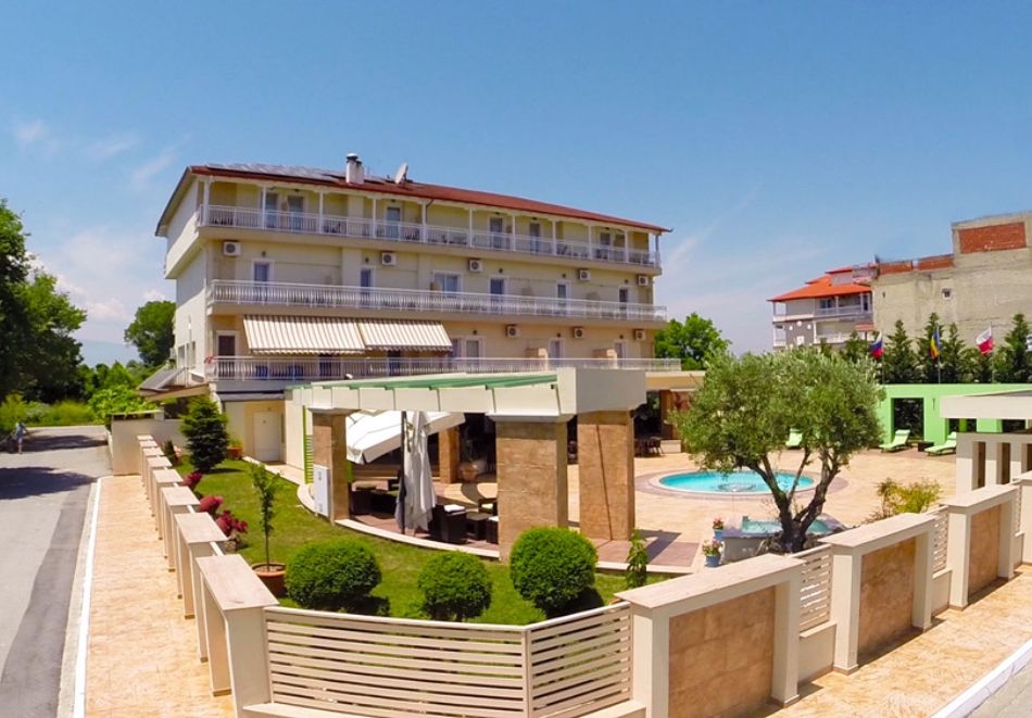 Почивка в Паралия Катерини, Гърция: Автобусен транспорт от София + 5 нощувки на човек със закуски и вечери в хотел Dias*** + възможност за тръгване от Плевен