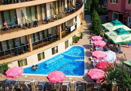 Лято 2026г. в Китен: Нощувка за двама, трима или четирима със закуска, обяд и вечеря + басейн в хотел Съни Парадайз***