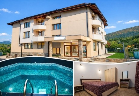 Почивка в Сапарева баня: Нощувка на човек със закуска + джакузи в Семеен Хотел Релакса