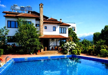 Почивка в Сандански: Нощувка на човек със закуска от Бутиков хотел Офир