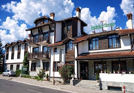 Почивка в Банско: Нощувка на човек от Семеен хотел Холидей Груп