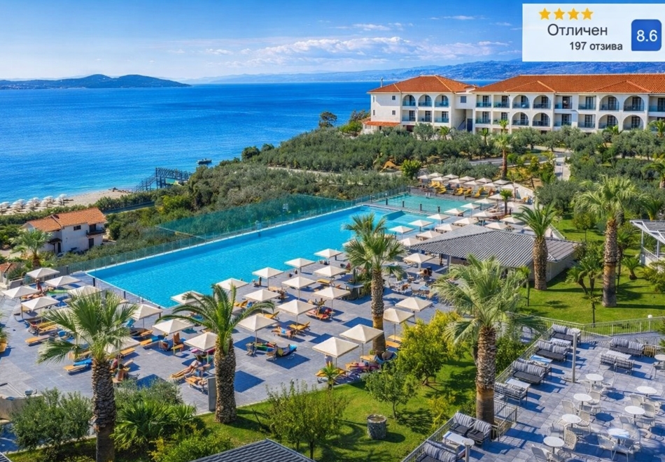 На първа линия през май в Урануполи, Гърция: Нощувка на човек на база All Inclusive + басейн в Akrathos Beach Hotel 4*. Безплатно дете до 6г.