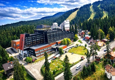 Почивка от април в Самоков: Нощувка на човек със закуска или закуска и вечеря + закрит плувен басейн от хотел Самоков****