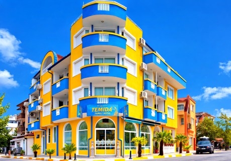 Почивка в Приморско: Нощувка на човек със закуска и вечеря + джакузи на покрива от семеен хотел Темида