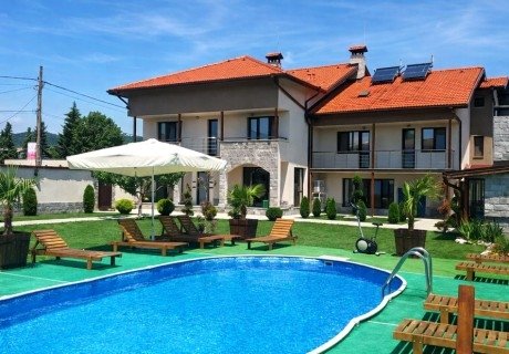 Почивка край Самоков: Нощувка за 6 или 12 възрастни и до 4 деца от къща за гости Свети Никола, с. Широки Дол