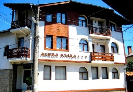 Почивка в Банско: Нощувка на човек с възможност за закуска и вечеря от Асева Къща***