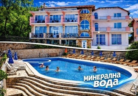 Делничен релакс в Огняново: 5 нощувки на човек със закуски и възможност за вечери + минерален басейн в комплекс Черния кос