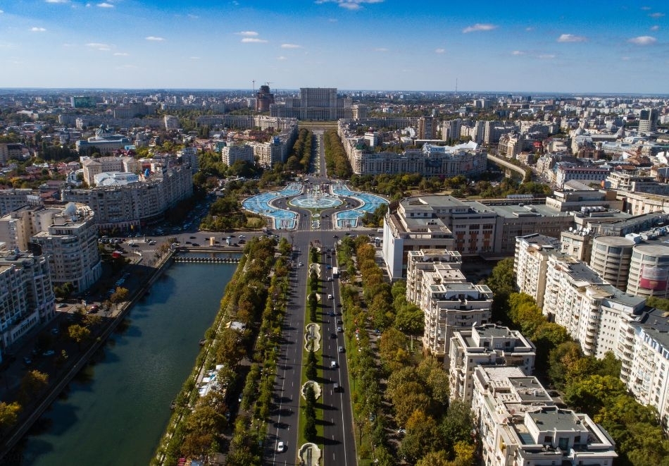 Почивка в Букурещ, Румъния: Транспорт от София + 2 нощувки на човек със закуски + панорамна обиколка и транспорт на СПА център Терме