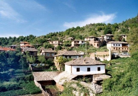 Уикенд в Огняново с посещение на Лещен, Ковачевица и плаж Амолофи, Гърция: 1 нощувка със закуска на човек + транспорт