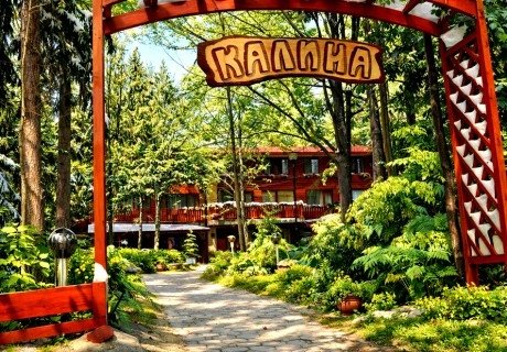 Почивка в Боровец: Нощувка на човек със закуска и възможност за обяд, вечеря, медицински преглед с процедури, сауна и парна баня от хотел Калина