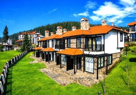 Почивка в Добринище: Нощувка за четирима в самостоятелна двуетажна вила от Къщи за гости КООП Добринище