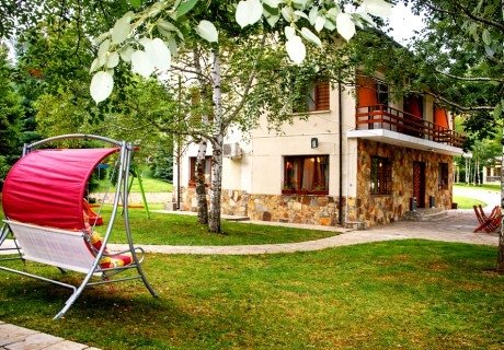 Почивка в Калофер: Нощувка на човек в Къща за гости Горски Дар