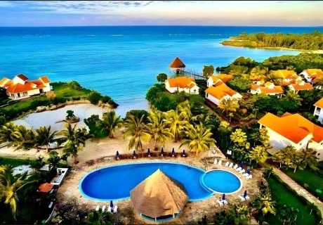 На първа линия в AZAO RESORT AND SPA 4*, Занзибар: Самолетен билет от София + 7 нощувки на човек със закуски и вечери