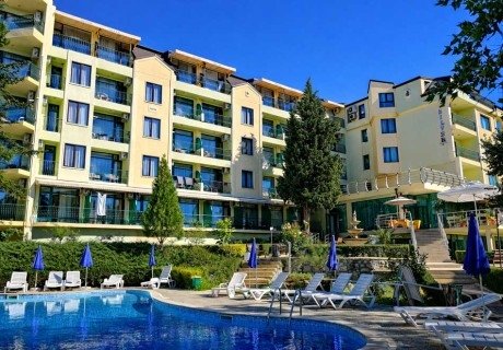 Почивка в Златни Пясъци: All Inclusive на човек + басейн, безплатен транспорт до плаж Кабакум и безплатен паркинг от хотел Силвър, местност Чайка