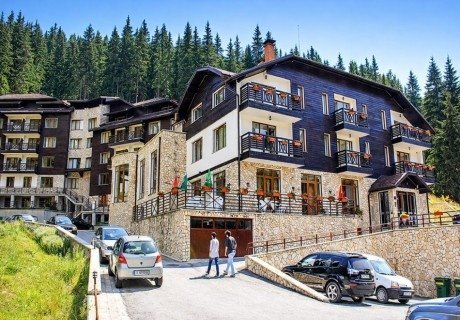 Почивка в Пампорово: Нощувка на човек с възможност за закуска, вечеря и ползване на закрит басейн и СПА зона от Апарт хотел Стрийм Ризорт***