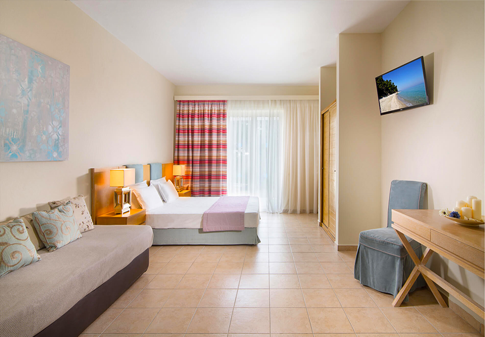 Ранни записвания в Криопиги, Касандра, Гърция: Нощувка за двама + две деца със закуска в апартамент в Alkion Hotel****, снимка 11