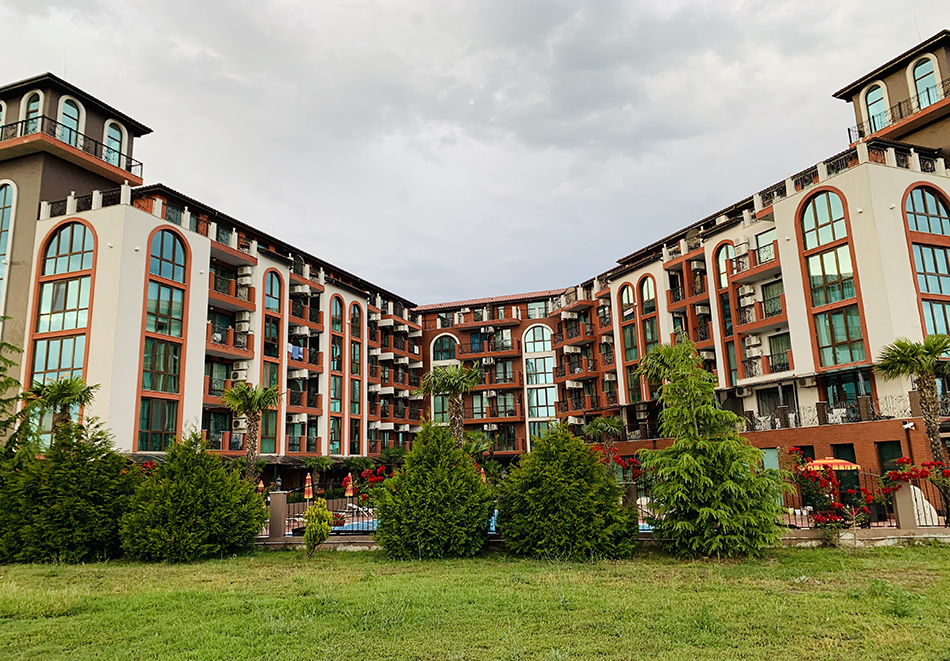 Апартаментен комплекс Шато Дел Марина, между Равда и Несебър, снимка 3