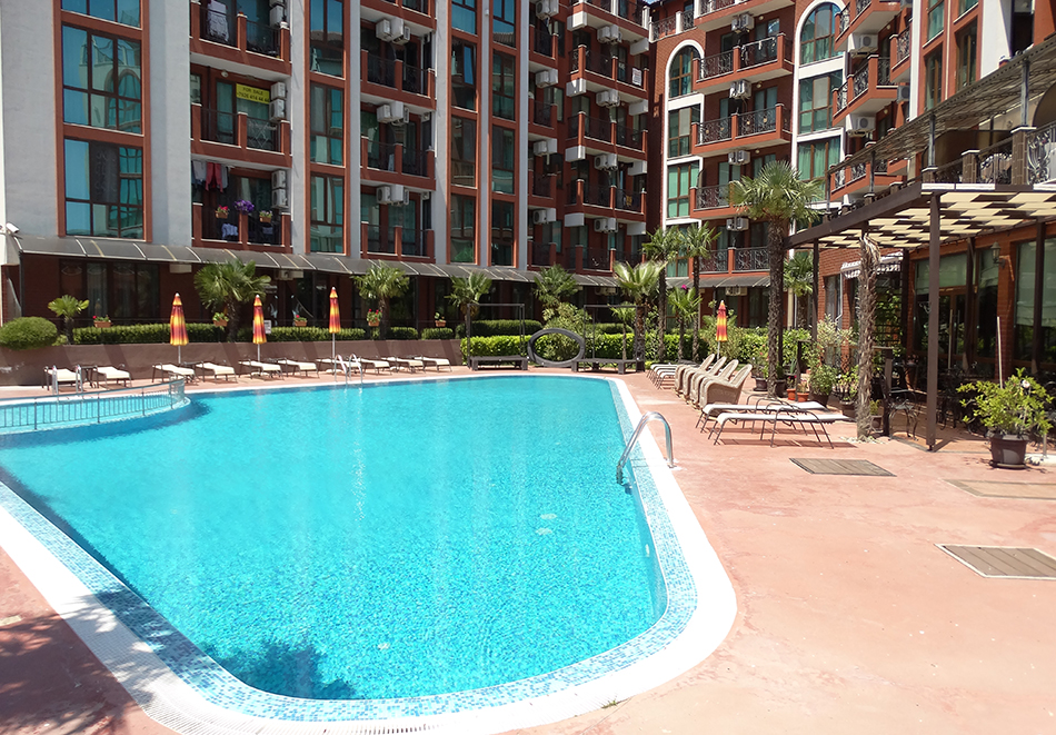 Апартаментен комплекс Шато Дел Марина, между Равда и Несебър, снимка 2