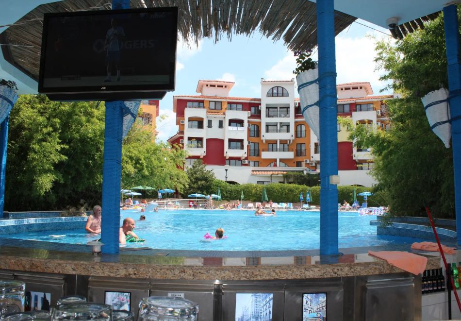 През Май и Юни на 1-ва линия в Ахелой! Нощувка със закуска 2-ма, 3-ма или 4-ма + басейн във ваканционно селище Марина Кейп. Дете до 12г. - безплатно, снимка 26