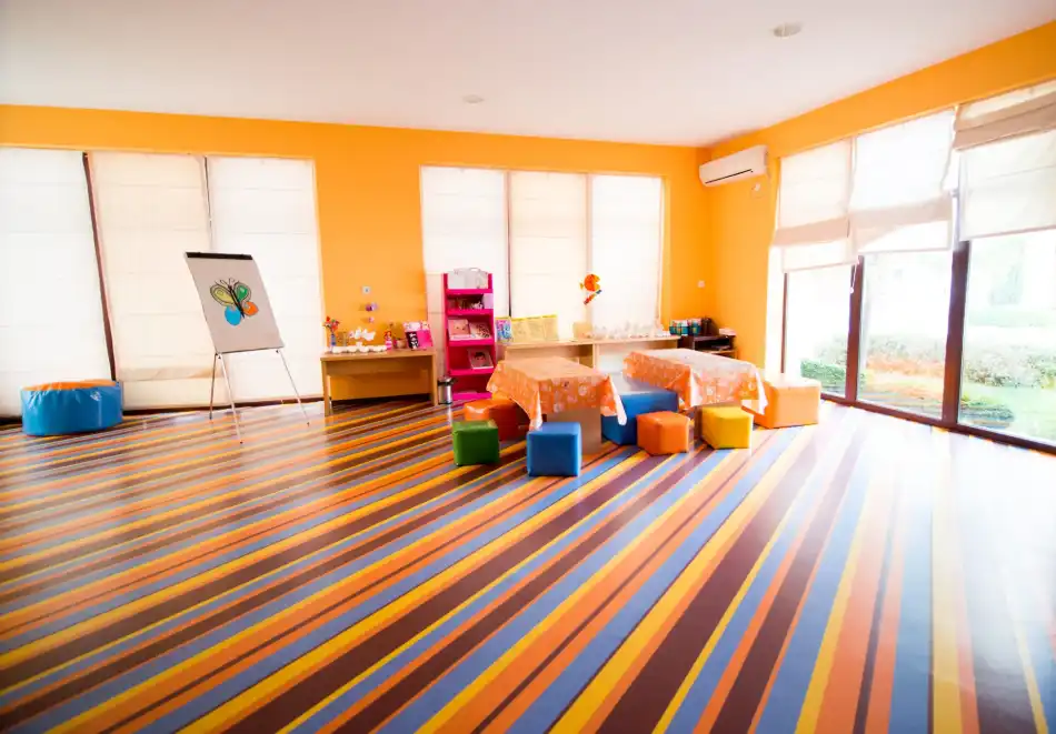 През Май и Юни на 1-ва линия в Ахелой! Нощувка със закуска 2-ма, 3-ма или 4-ма + басейн във ваканционно селище Марина Кейп. Дете до 12г. - безплатно, снимка 30