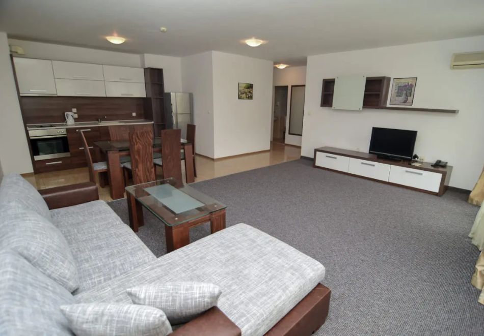 През Май и Юни на 1-ва линия в Ахелой! Нощувка със закуска 2-ма, 3-ма или 4-ма + басейн във ваканционно селище Марина Кейп. Дете до 12г. - безплатно, снимка 22