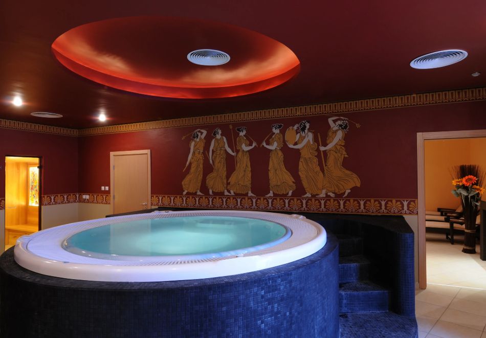 През Май и Юни на 1-ва линия в Ахелой! Нощувка със закуска 2-ма, 3-ма или 4-ма + басейн във ваканционно селище Марина Кейп. Дете до 12г. - безплатно, снимка 6