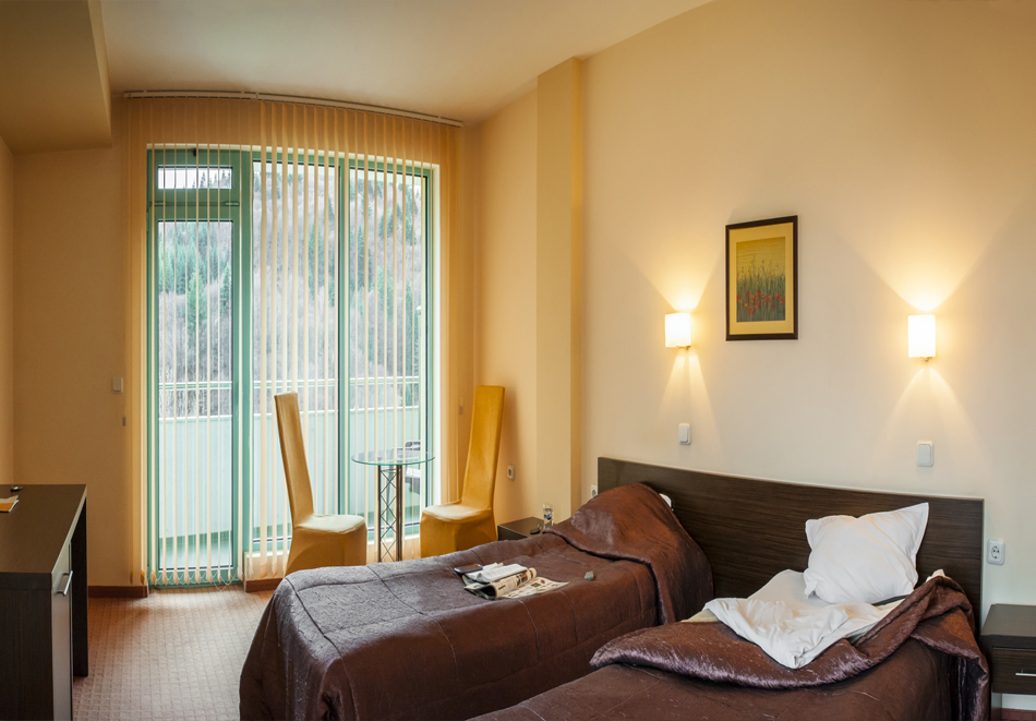 Нова година в Смолян! 2, 3 или 4 нощувки на човек със закуски и Празнична вечеря с програма и DJ в хотел Дикас, снимка 5