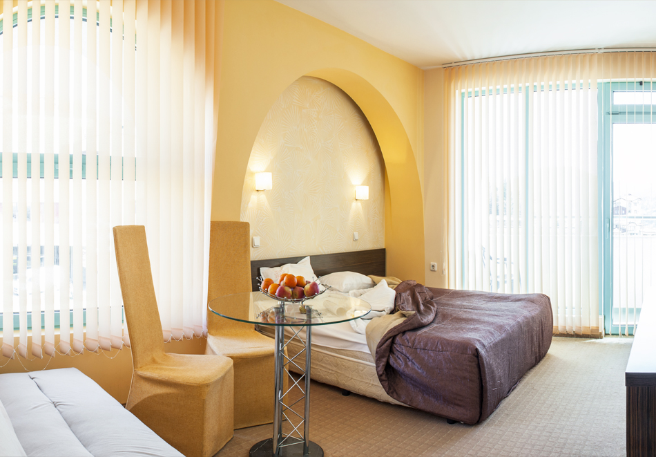 Нова година в Смолян! 2, 3 или 4 нощувки на човек със закуски и Празнична вечеря с програма и DJ в хотел Дикас, снимка 4