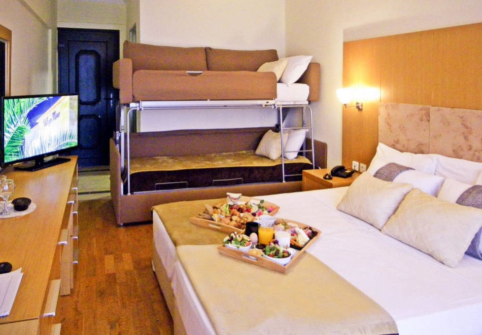 На първа линия в хотел Village Mare 4*, Метаморфоси , Гърция! Нощувка за ДВАМА на база All Inclusive + басейн. Дете до 13г. БЕЗПЛАТНО!, снимка 7