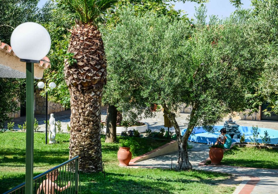 На първа линия в хотел Village Mare 4*, Метаморфоси , Гърция! Нощувка за ДВАМА на база All Inclusive + басейн. Дете до 13г. БЕЗПЛАТНО!, снимка 14