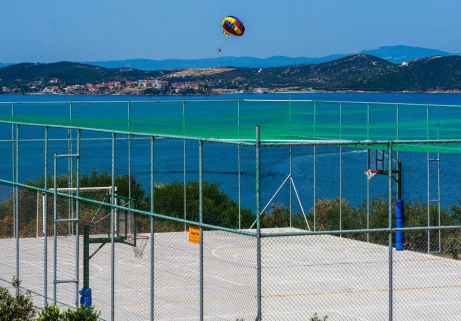 На първа линия през май в Урануполи, Гърция: Нощувка на човек на база All Inclusive + басейн в Akrathos Beach Hotel 4*. Безплатно дете до 6г., снимка 19