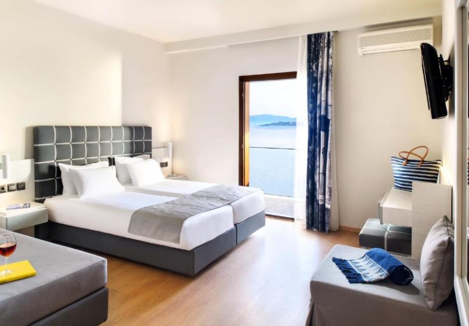 На първа линия през май в Урануполи, Гърция: Нощувка на човек на база All Inclusive + басейн в Akrathos Beach Hotel 4*. Безплатно дете до 6г., снимка 14