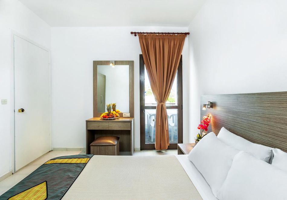 На първа линия в Xenios Dolphin Beach Hotel***, Касандра, Гърция! Нощувка за ДВАМА със закуска и вечеря + басейн, снимка 8
